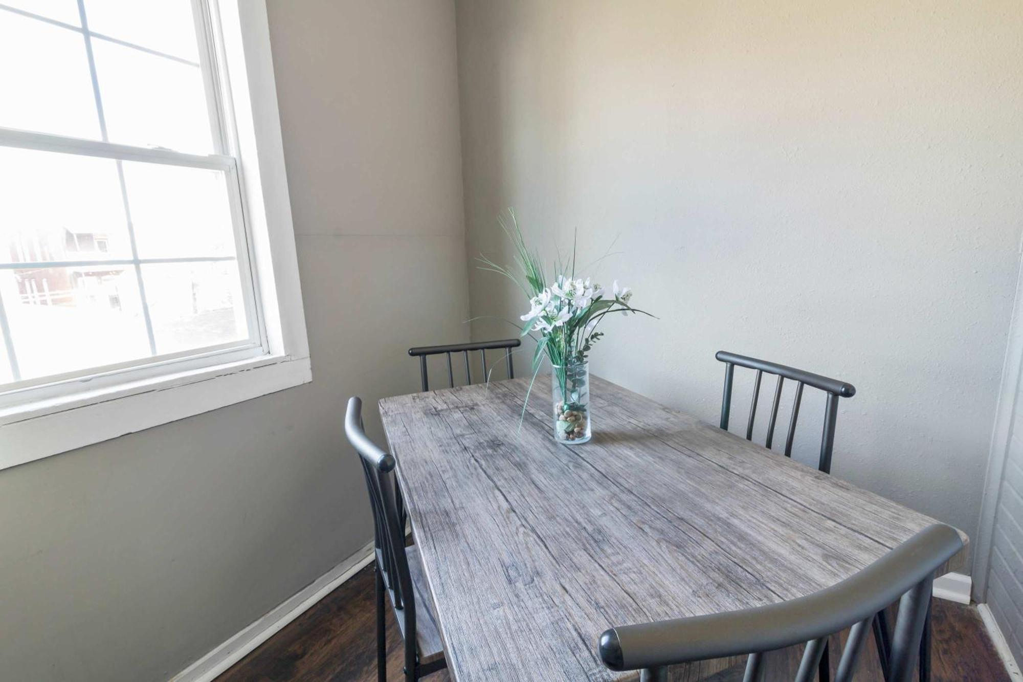 Roomy 2Br-1Ba Wfh Desk & Backyard Saint Louis Exterior photo