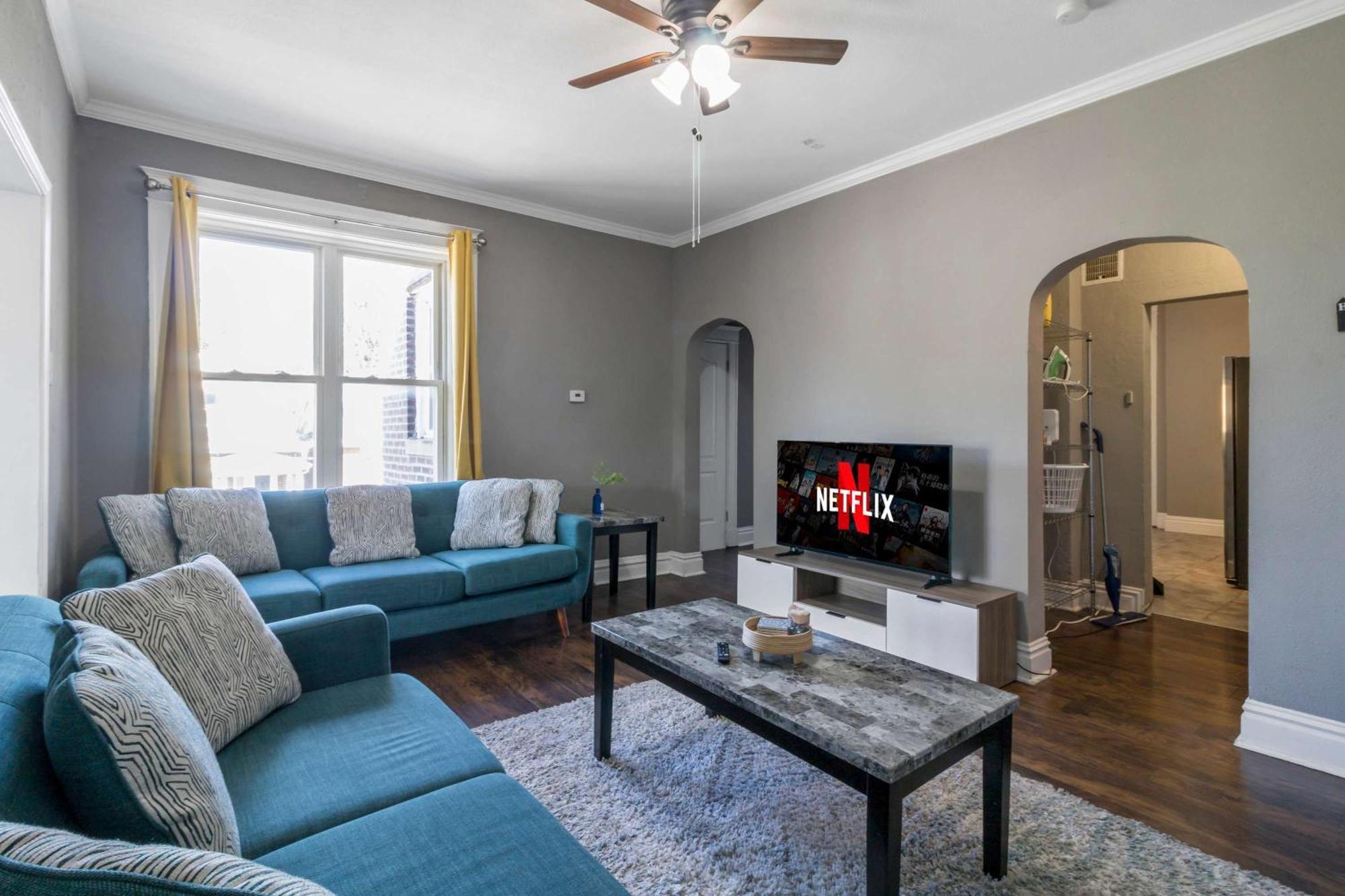 Roomy 2Br-1Ba Wfh Desk & Backyard Saint Louis Exterior photo